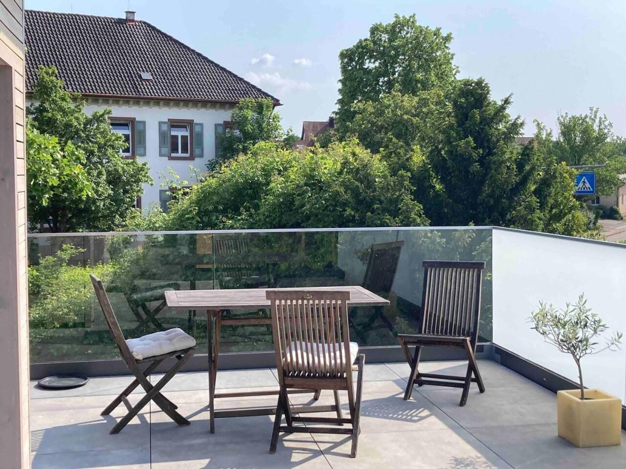 Neues Penthouse-Loft Mit Konuskarte Fuer Gratis Oepnv Apartamento Ehrenkirchen Exterior foto